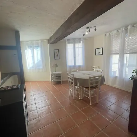 Hotel Maison De *